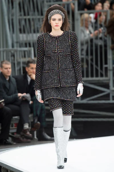 Look 27